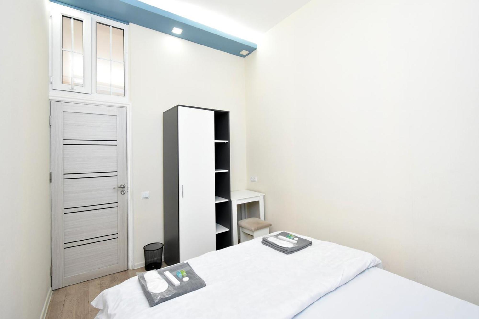 Aaaa Hotel Yerevan Exterior photo